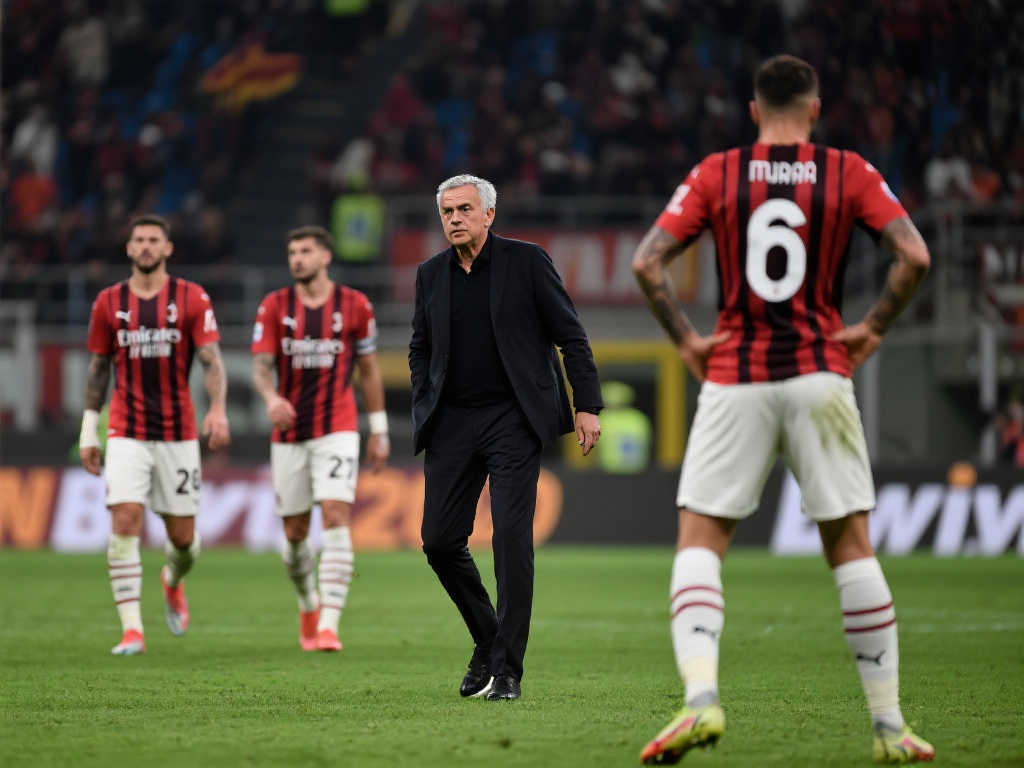 穆里尼奥命运悬一线!周末若负米兰恐面临下课危机 穆里尼奥命运悬一线!周末若负米兰恐面临下课危机